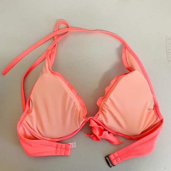 ✨NWOT VS HALTER TOP✨ - Picture 4 of 4